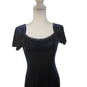 CDC Petites Velvet Dark Blue Formal Dress Size 6